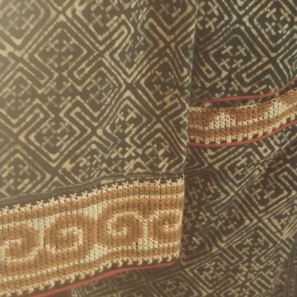 Hand embroidered reversible jacket - Picture 7 of 7